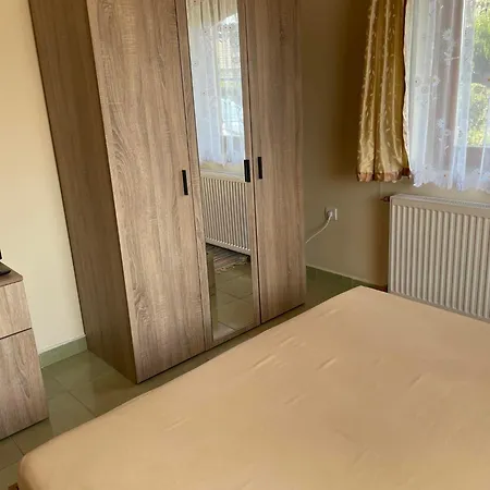 Pacsirta Vendeghaz アパート *